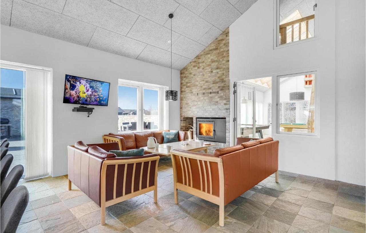 Nice Home In Tarm With Kitchen Екстер'єр фото