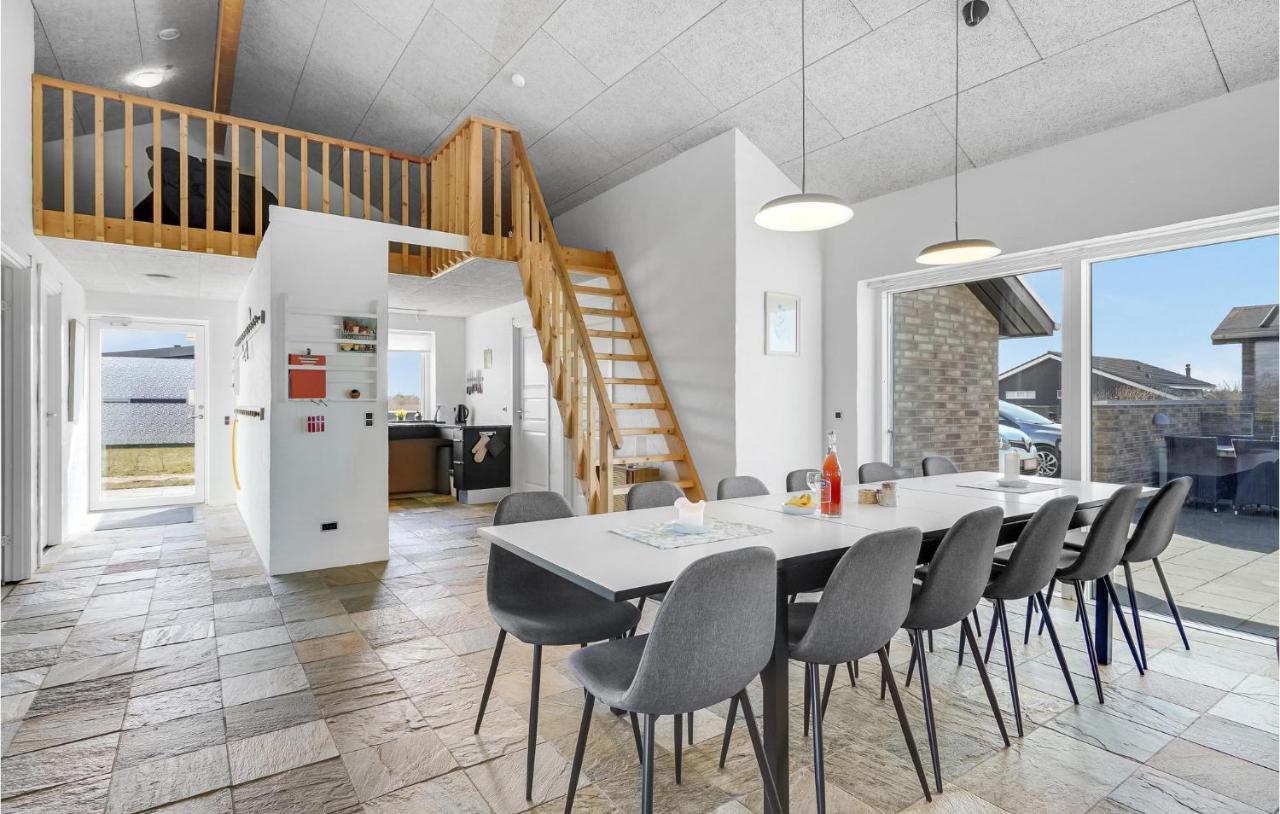 Nice Home In Tarm With Kitchen Екстер'єр фото