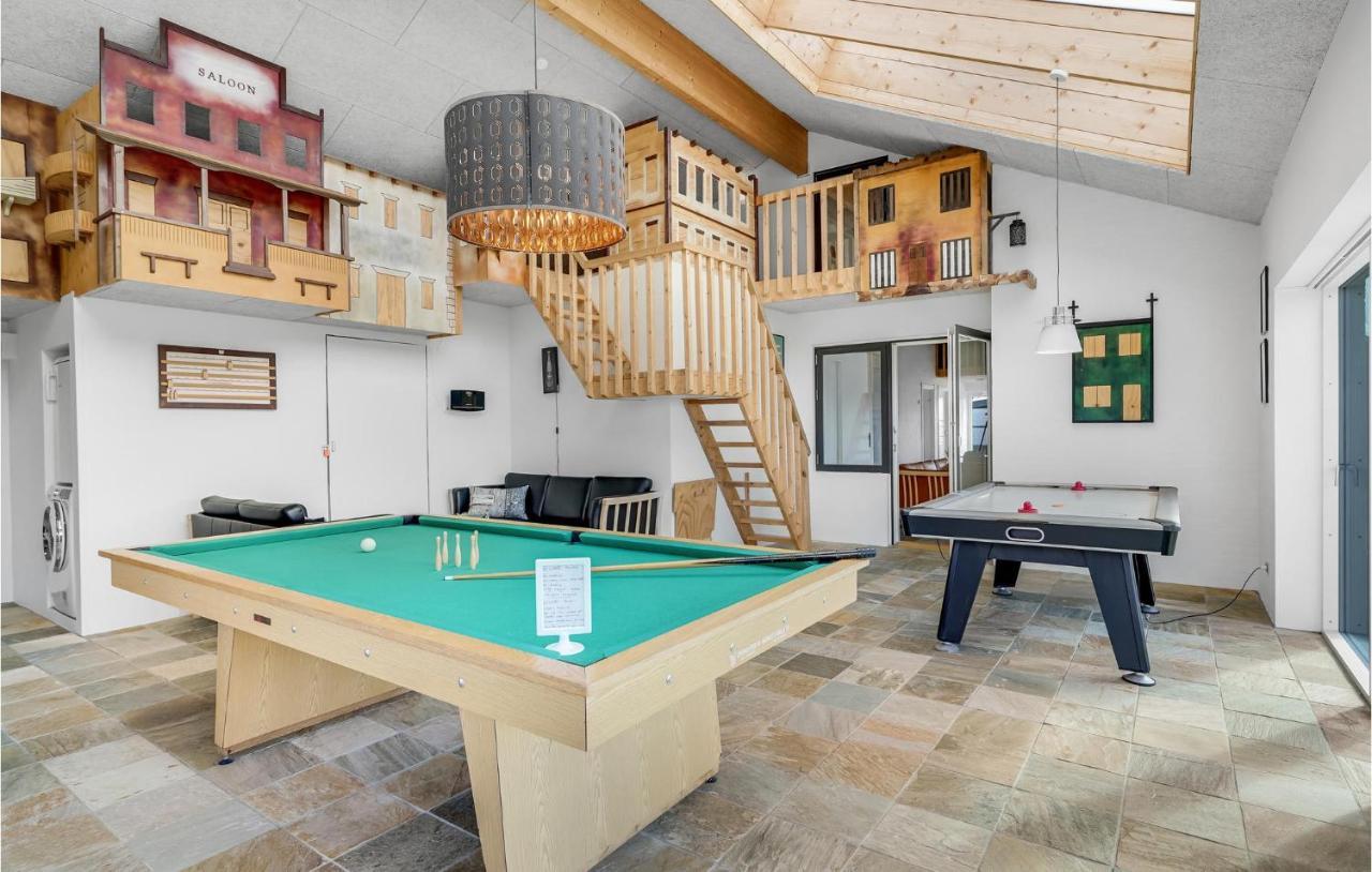 Nice Home In Tarm With Kitchen Екстер'єр фото