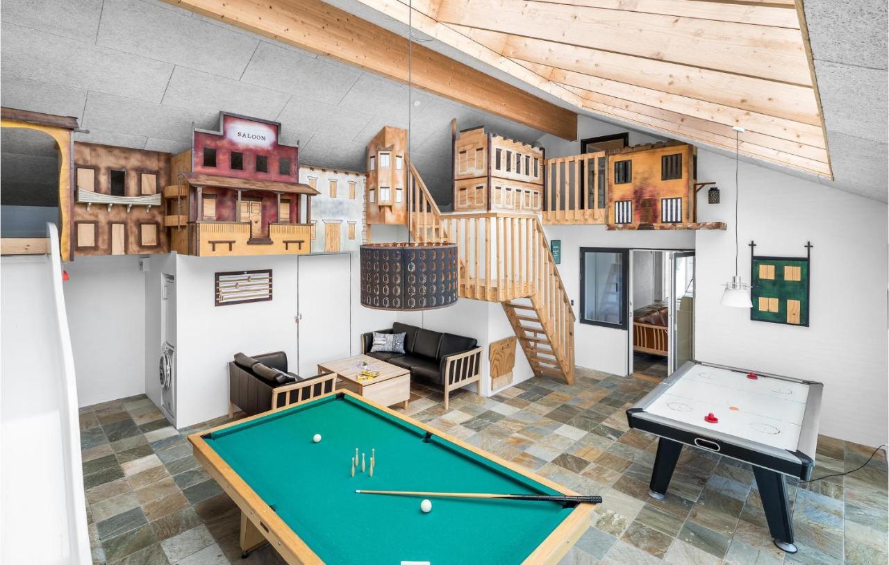 Nice Home In Tarm With Kitchen Екстер'єр фото